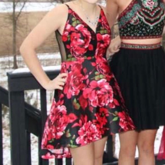 B. Smart - Floral Print Mini Homecoming Dress - 3 - Picture 11 of 11